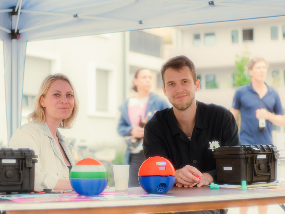 KRF Mitarbeiter präsentieren den Eduplay Prototyp KRF Mitarbeiter präsentieren den Eduplay Prototyp